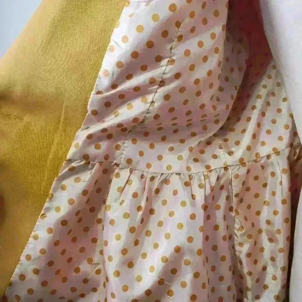 DOE & RAE mustard yellow pleated lightweight blazer.  Size medium - Picture 4 of 14